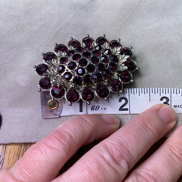 Amethyst colored crystals in a large One Size ring - Picture 5 of 7